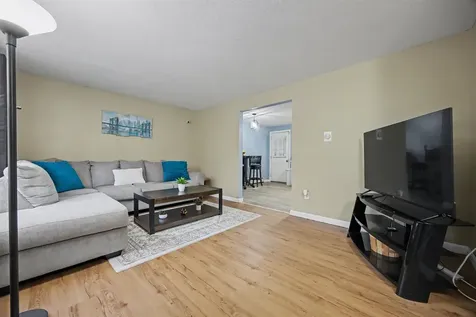 38 Midridge Circle Londonderry NH 03053