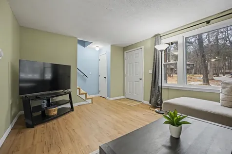 38 Midridge Circle Londonderry NH 03053