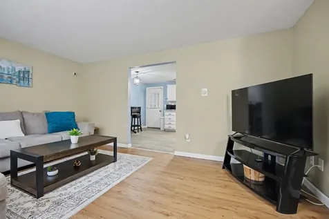 38 Midridge Circle Londonderry NH 03053