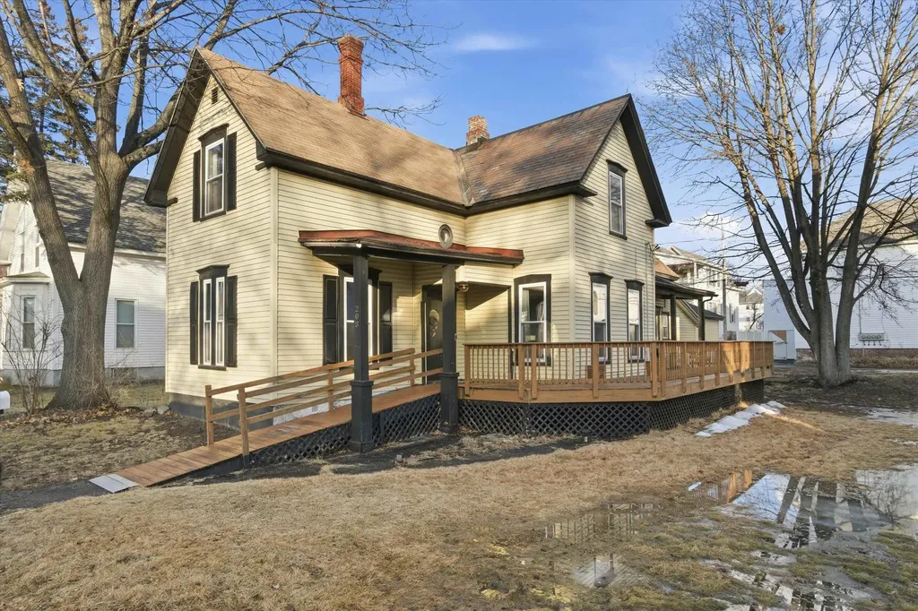 203 Walnut Street Manchester NH 03104