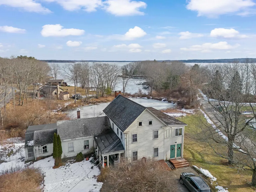 274 Bay Road Newmarket NH 03857