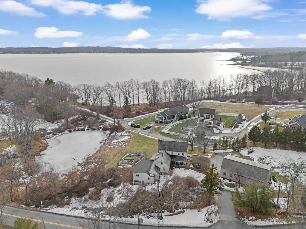 274 Bay Road Newmarket NH 03857