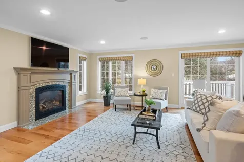 605 Straw Hill Road Manchester NH 03104