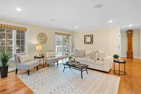 605 Straw Hill Road Manchester NH 03104