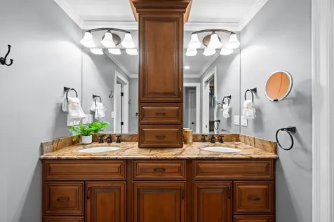 605 Straw Hill Road Manchester NH 03104