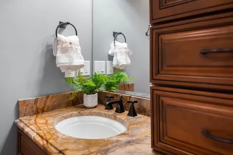 605 Straw Hill Road Manchester NH 03104