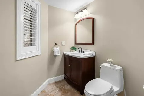 605 Straw Hill Road Manchester NH 03104