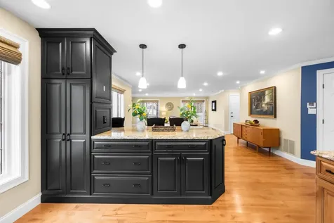 605 Straw Hill Road Manchester NH 03104