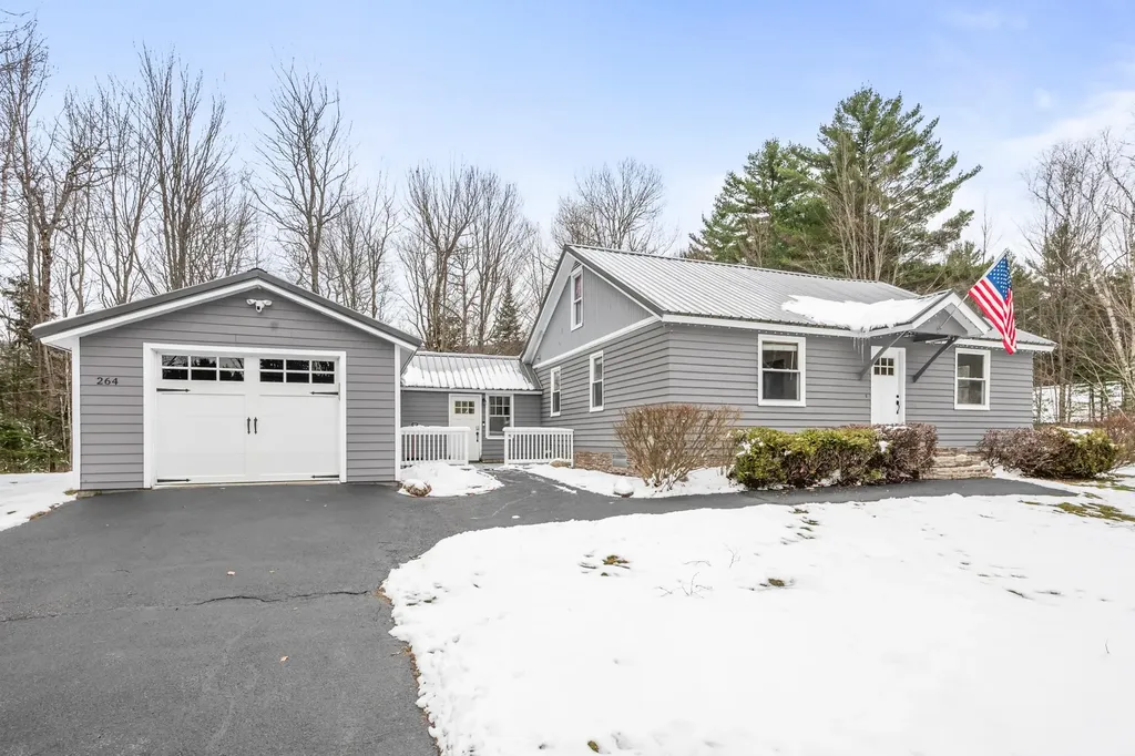264 Parker Road Carroll NH 03598