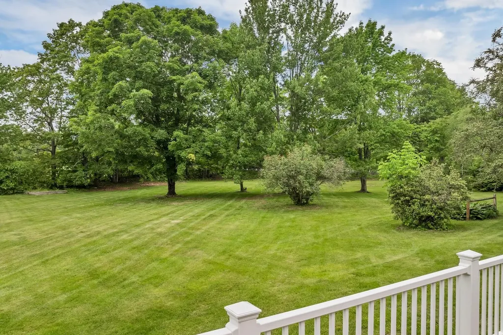 26 Hilltop Drive Wakefield NH 03872