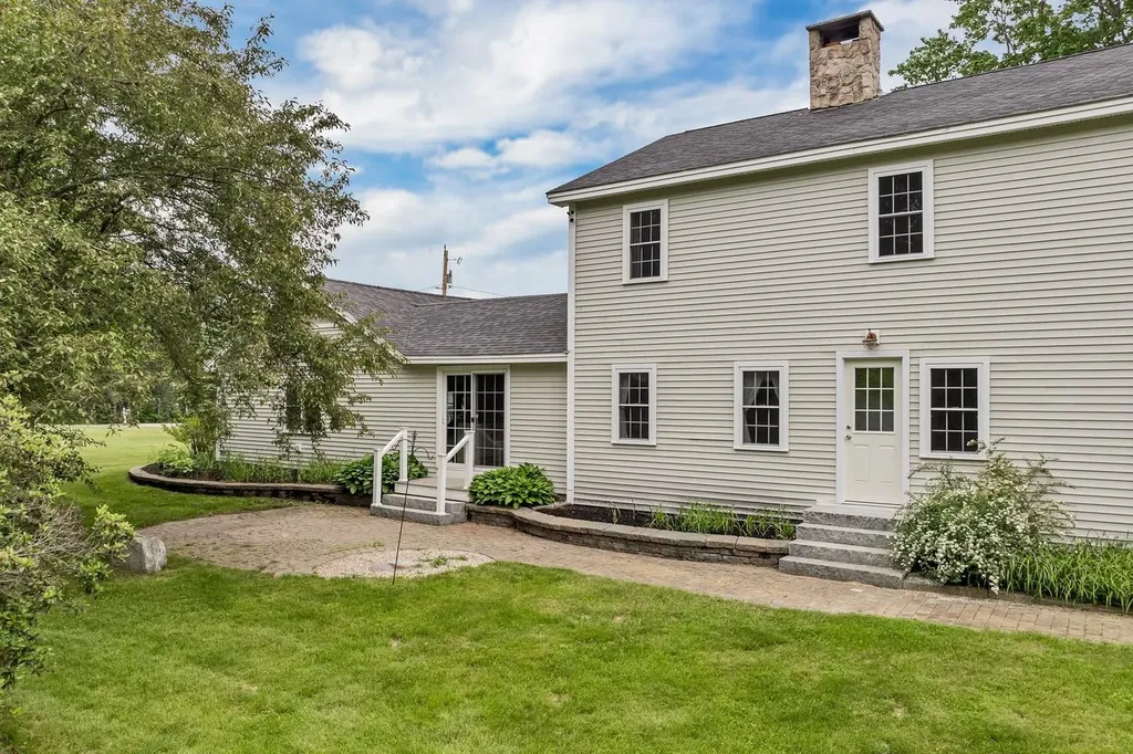 26 Hilltop Drive Wakefield NH 03872