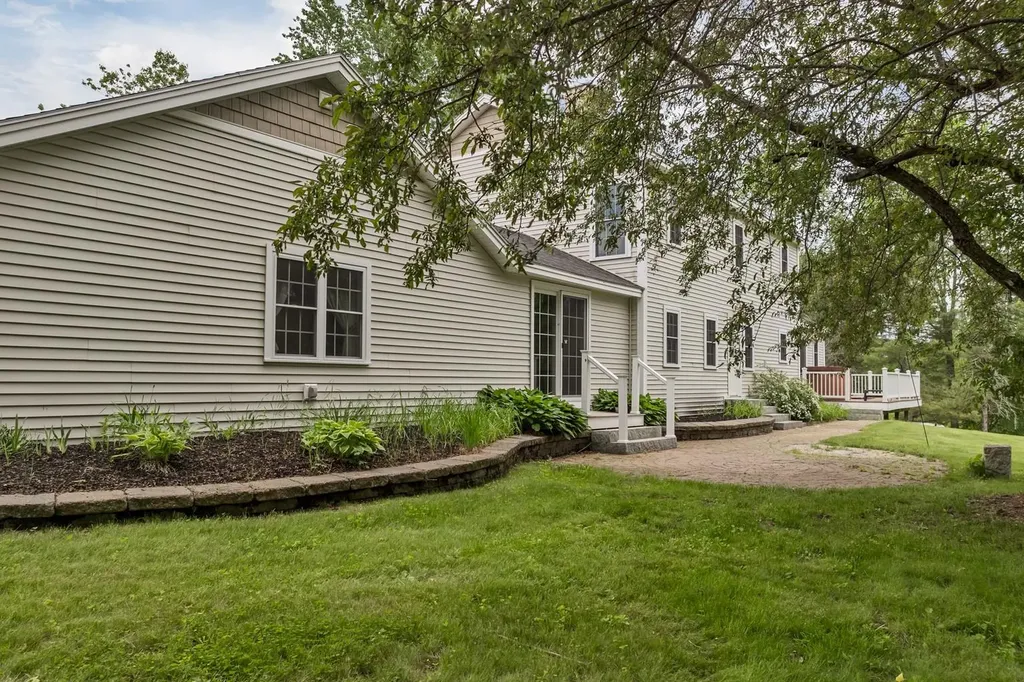 26 Hilltop Drive Wakefield NH 03872