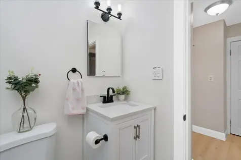 11 Lincoln Street Manchester NH 03103