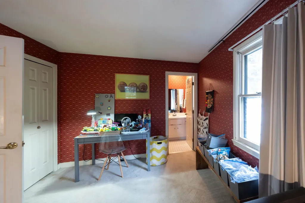 974 Hard Road Hartford VT 05059