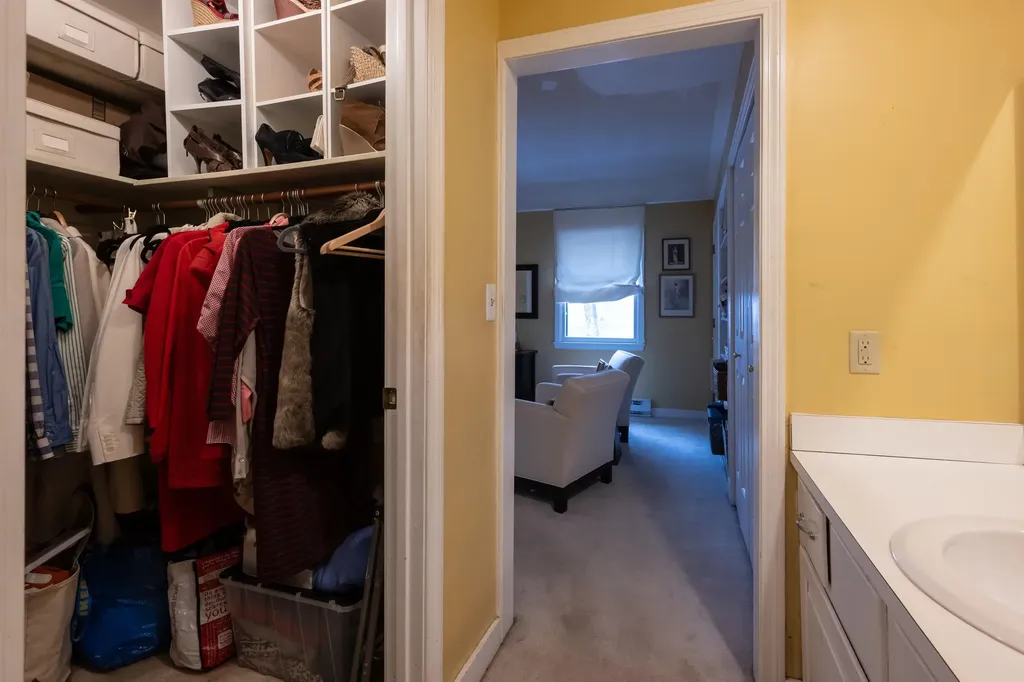 974 Hard Road Hartford VT 05059