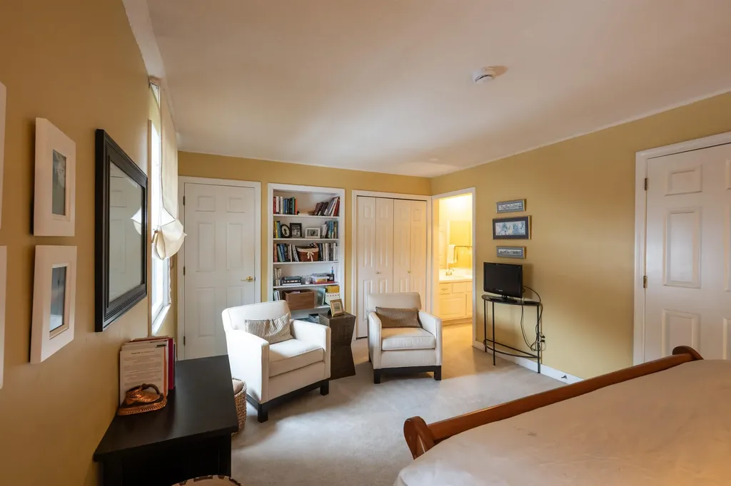 974 Hard Road Hartford VT 05059