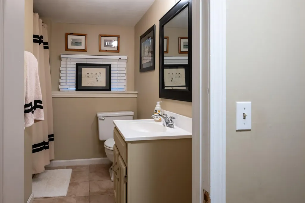 974 Hard Road Hartford VT 05059