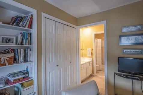 974 Hard Road Hartford VT 05059