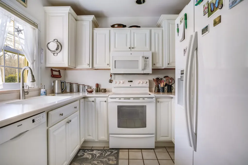 388 Western Avenue Henniker NH 03242