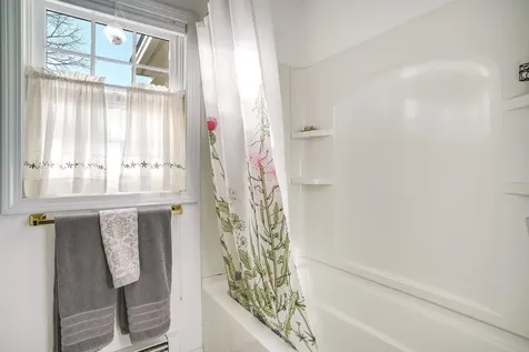 388 Western Avenue Henniker NH 03242