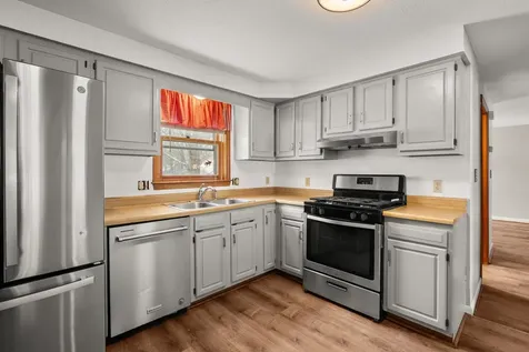 4 Bellflower Circle Concord NH 03303