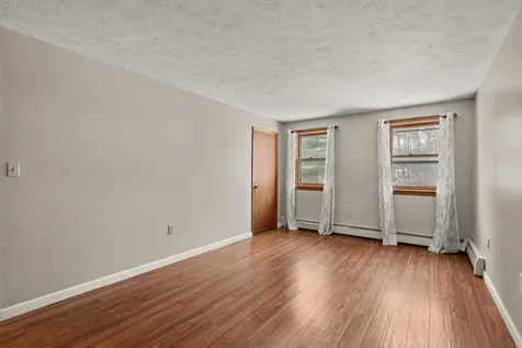 4 Bellflower Circle Concord NH 03303