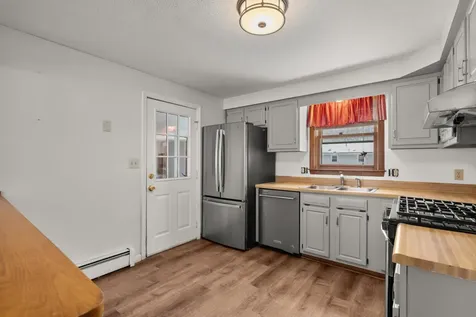 4 Bellflower Circle Concord NH 03303