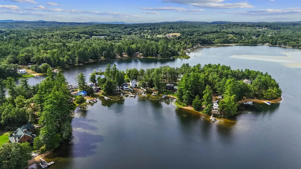 164 Gardners Grove Belmont NH 03220