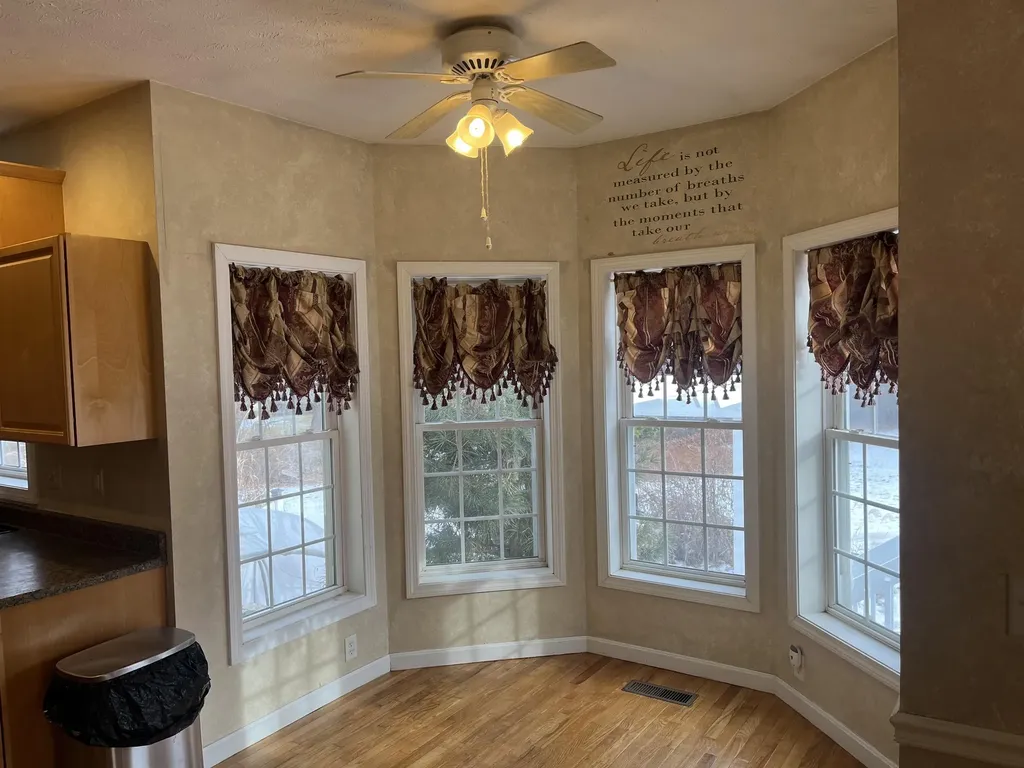 10 Checkerberry Lane Londonderry NH 03053