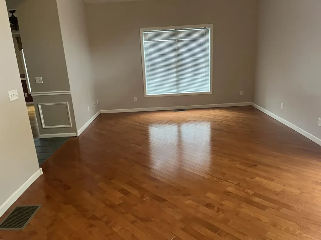 10 Checkerberry Lane Londonderry NH 03053