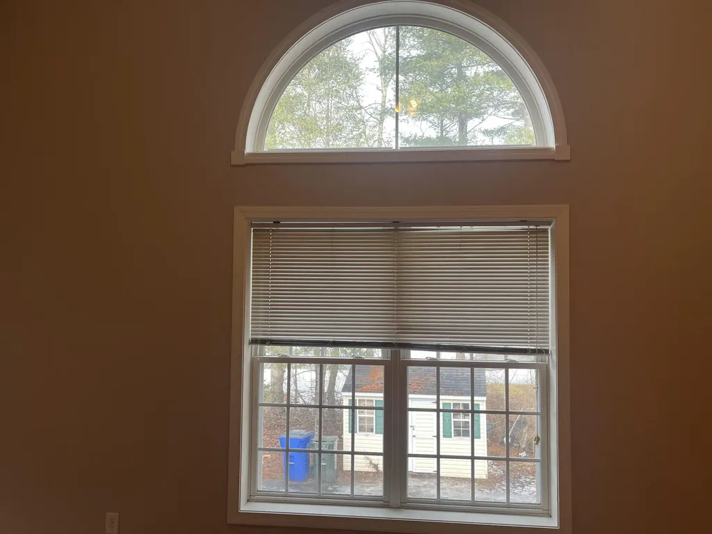 10 Checkerberry Lane Londonderry NH 03053