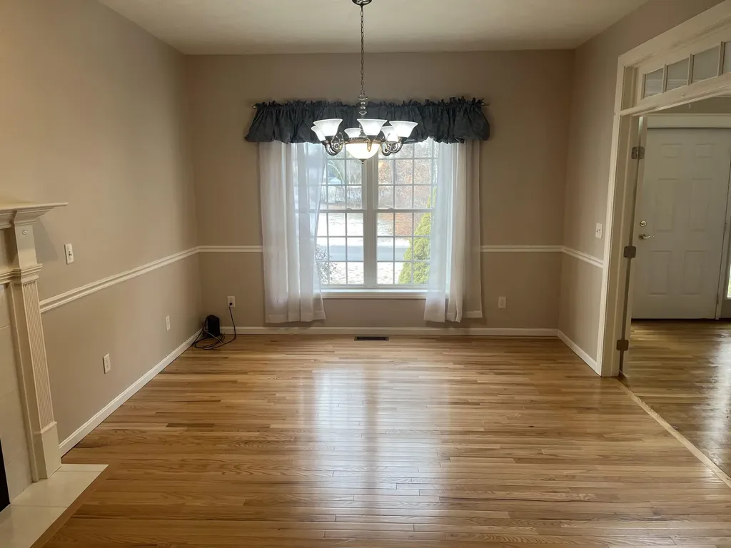 10 Checkerberry Lane Londonderry NH 03053