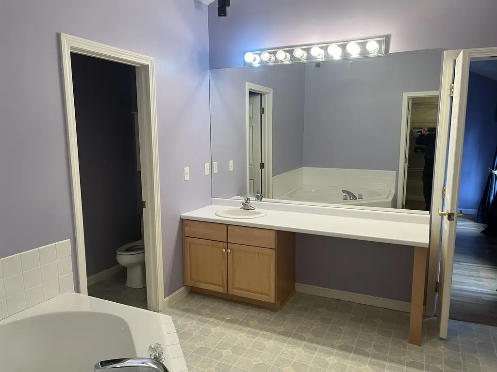 10 Checkerberry Lane Londonderry NH 03053