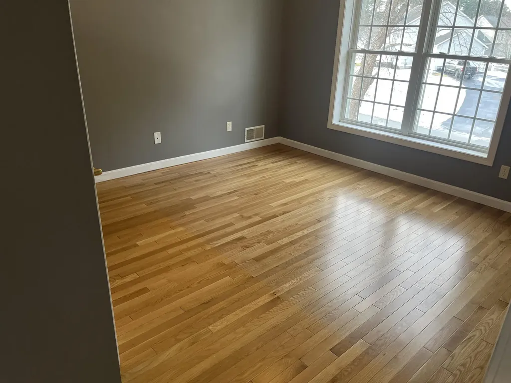 10 Checkerberry Lane Londonderry NH 03053