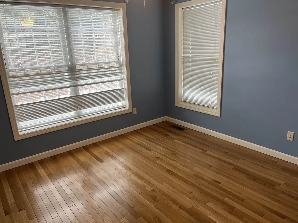 10 Checkerberry Lane Londonderry NH 03053