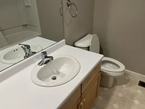 10 Checkerberry Lane Londonderry NH 03053