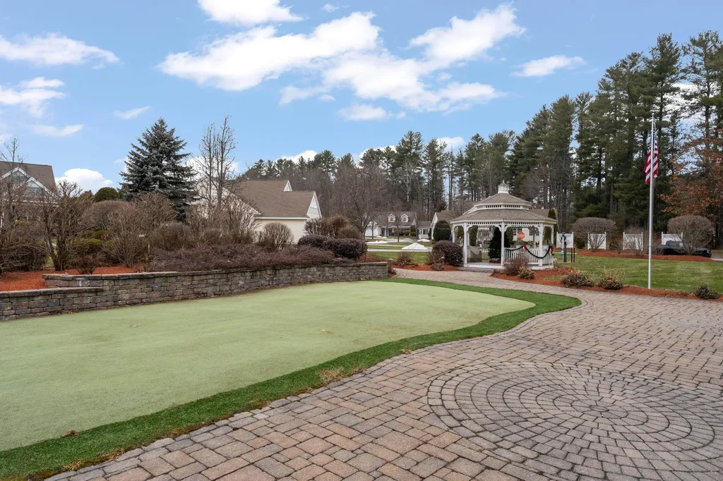 75 Brookview Road Windham NH 03087