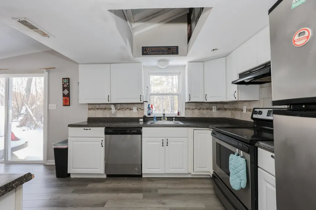 12 Roosevelt Lane Laconia NH 03246