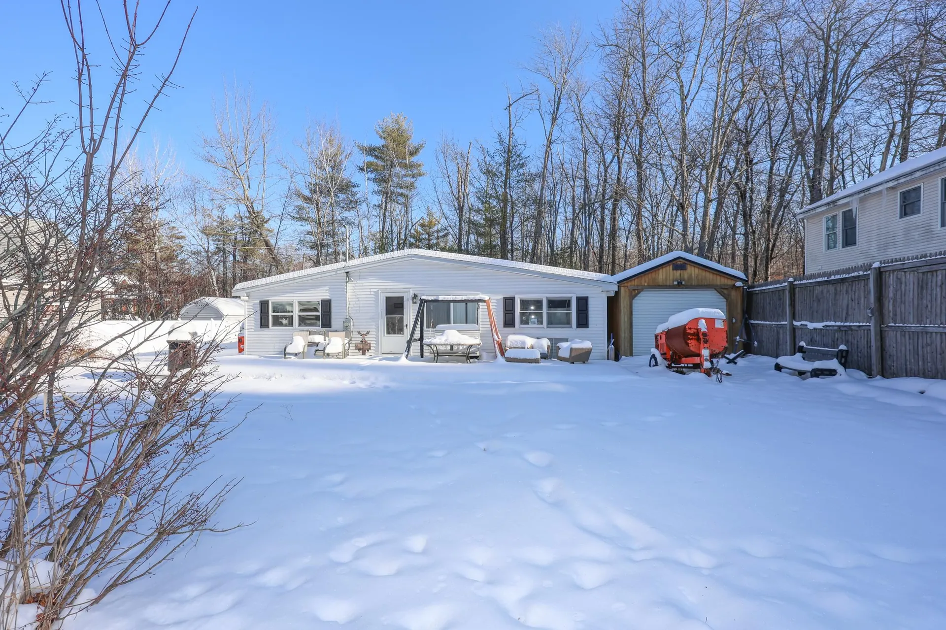 12 Roosevelt Lane Laconia NH 03246