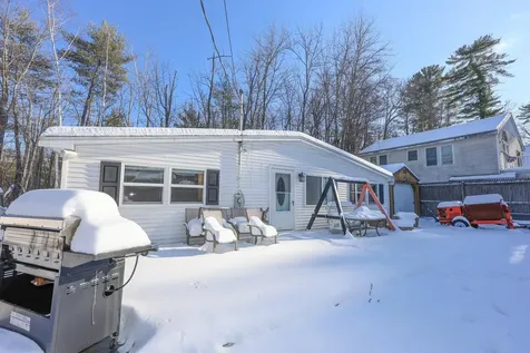 12 Roosevelt Lane Laconia NH 03246