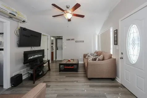 12 Roosevelt Lane Laconia NH 03246