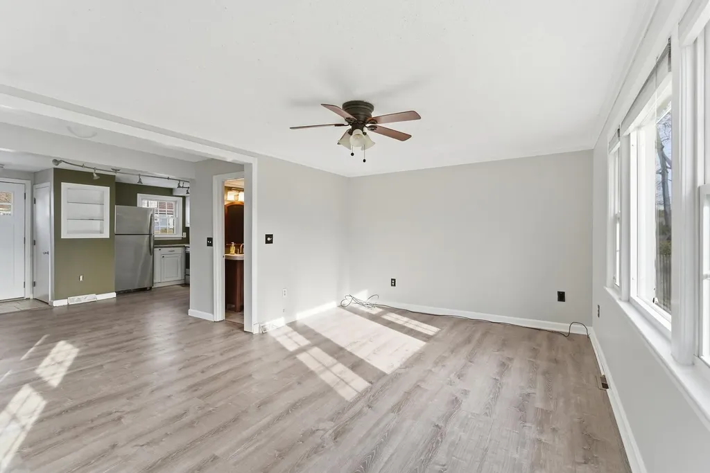 25 Kern Drive Nashua NH 03060