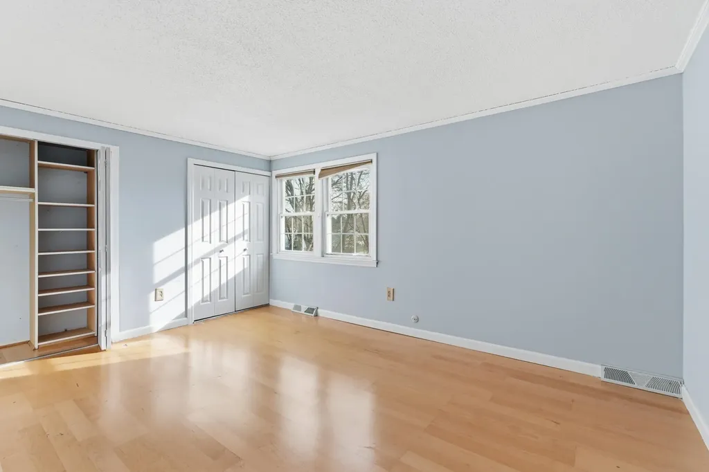 25 Kern Drive Nashua NH 03060