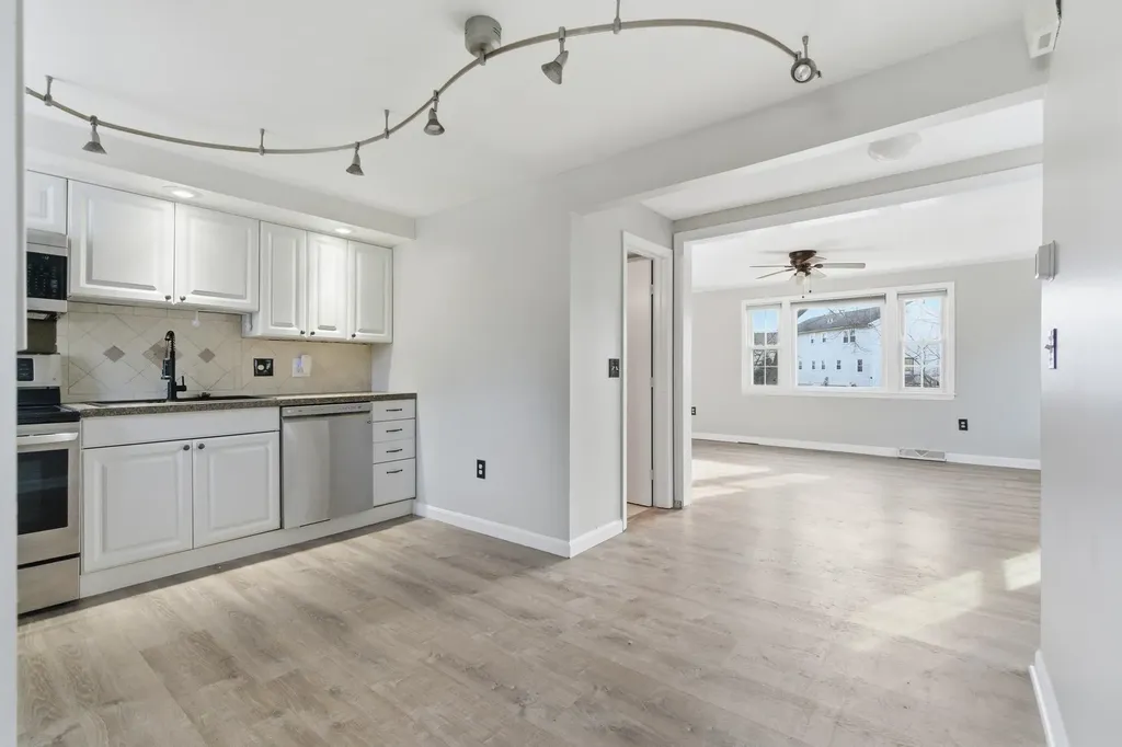 25 Kern Drive Nashua NH 03060