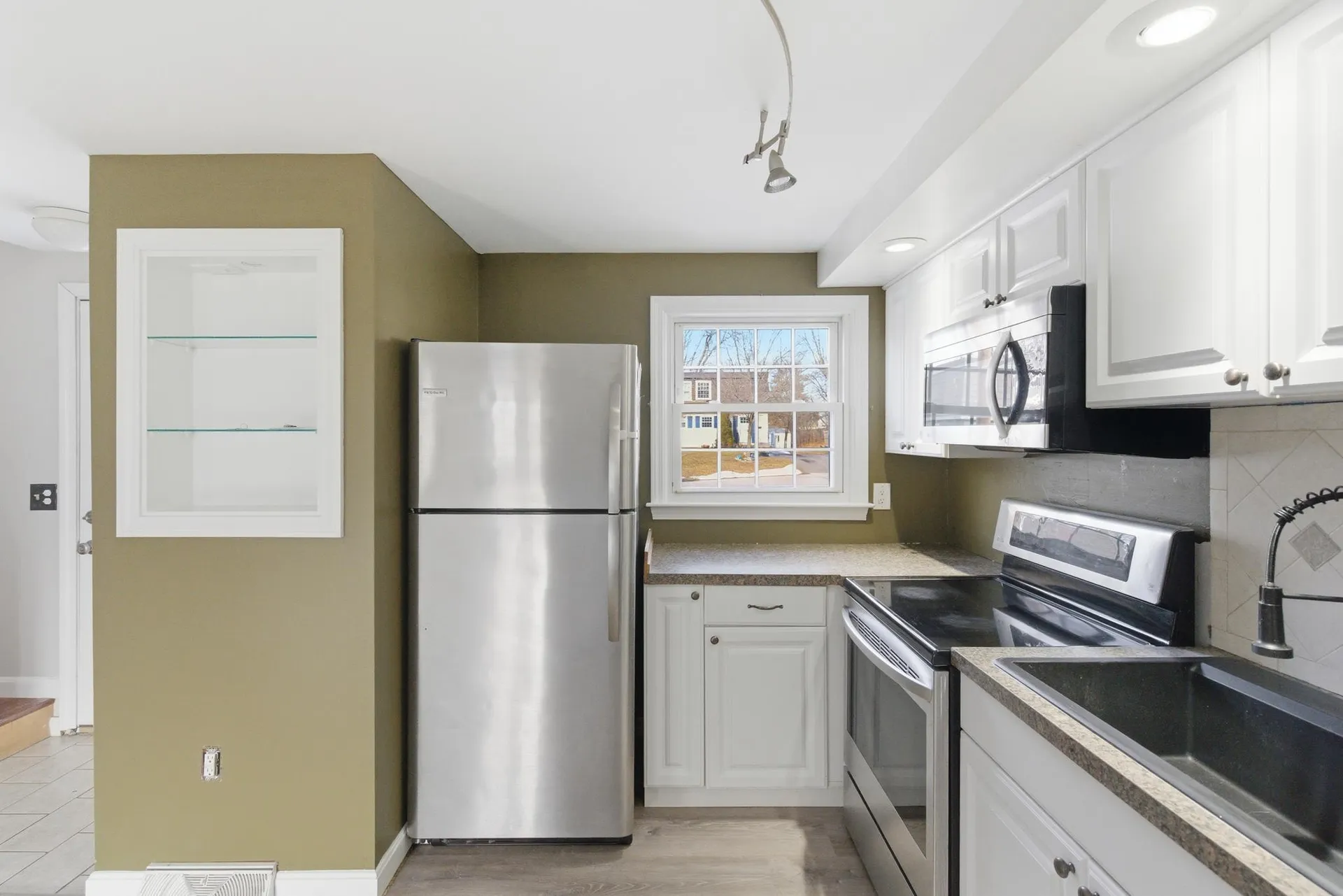 25 Kern Drive Nashua NH 03060