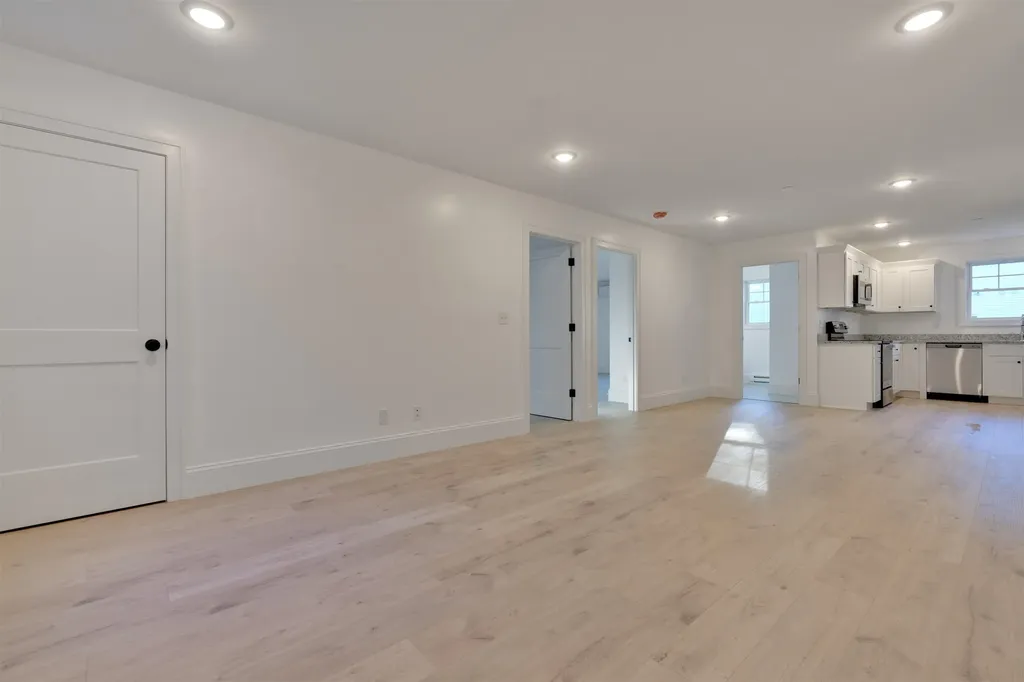 4 Cape Coral Way Rochester NH 03867