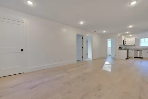 4 Cape Coral Way Rochester NH 03867