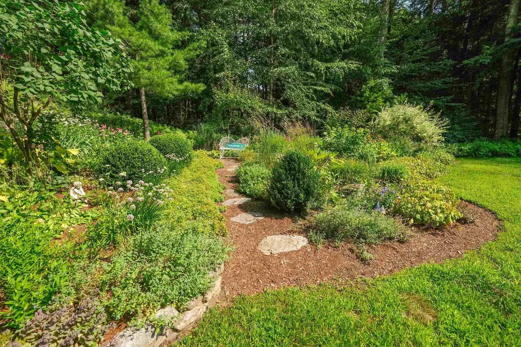 688 Hidden Heights Road Chester VT 05143