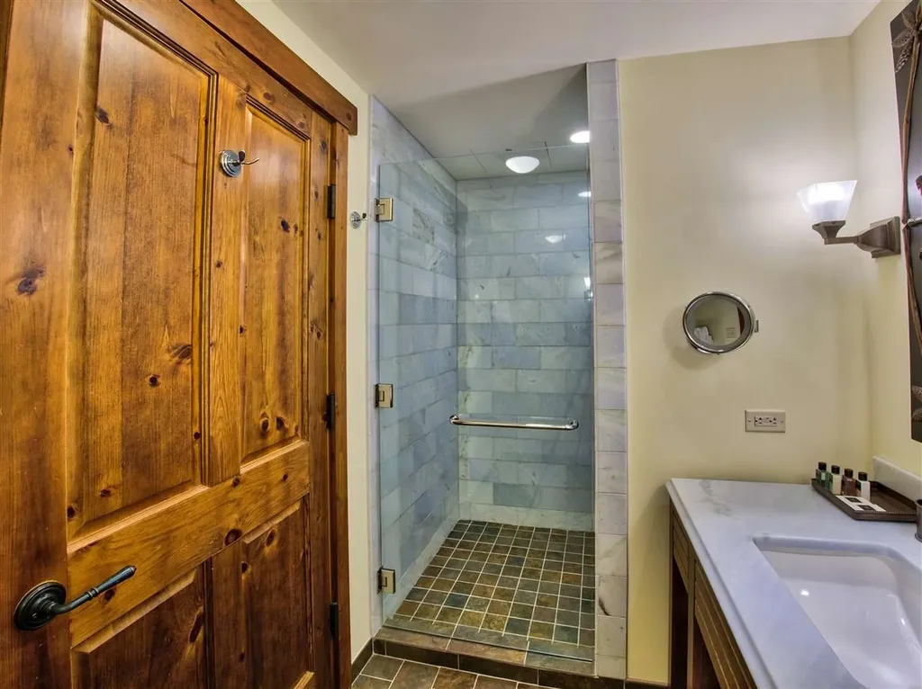 7412 Mountain Road Stowe VT 05672