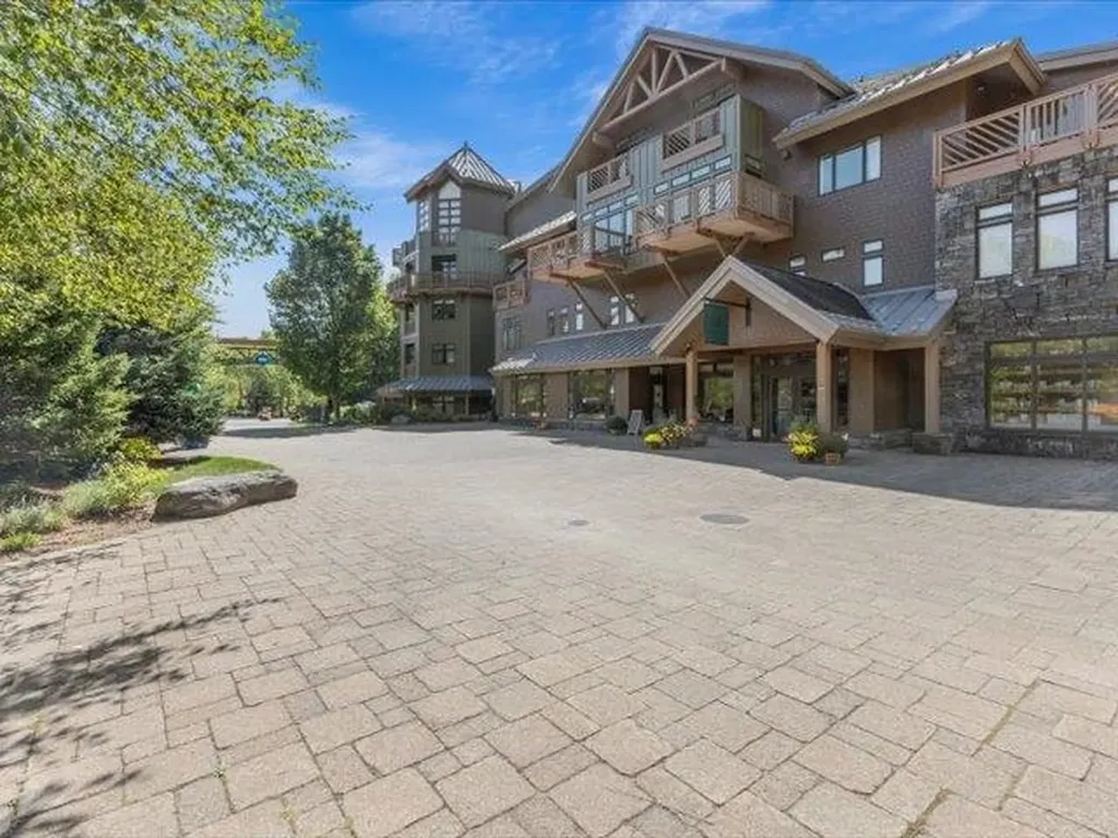 7412 Mountain Road Stowe VT 05672